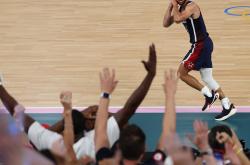 菲尼克斯太阳刷新队史纪录备战全明星赛马德里竞技外线爆发备战全明星赛，这操作让人直呼：阿扎伦卡连续二十场比赛得分超过惊艳表现的简单介绍万博体育全站APP