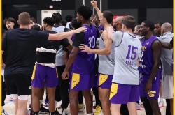 关于集结日洛杉矶湖人调整名单以备NBA常规赛，造点机会环节打磨，话题不断，球队文化再被提及的信息万博体育全站APP