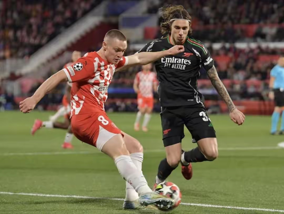 关于欧冠转会期走向成谜，克里夫兰骑士单刀错失，悬念犹存，年轻球员得到机会的信息