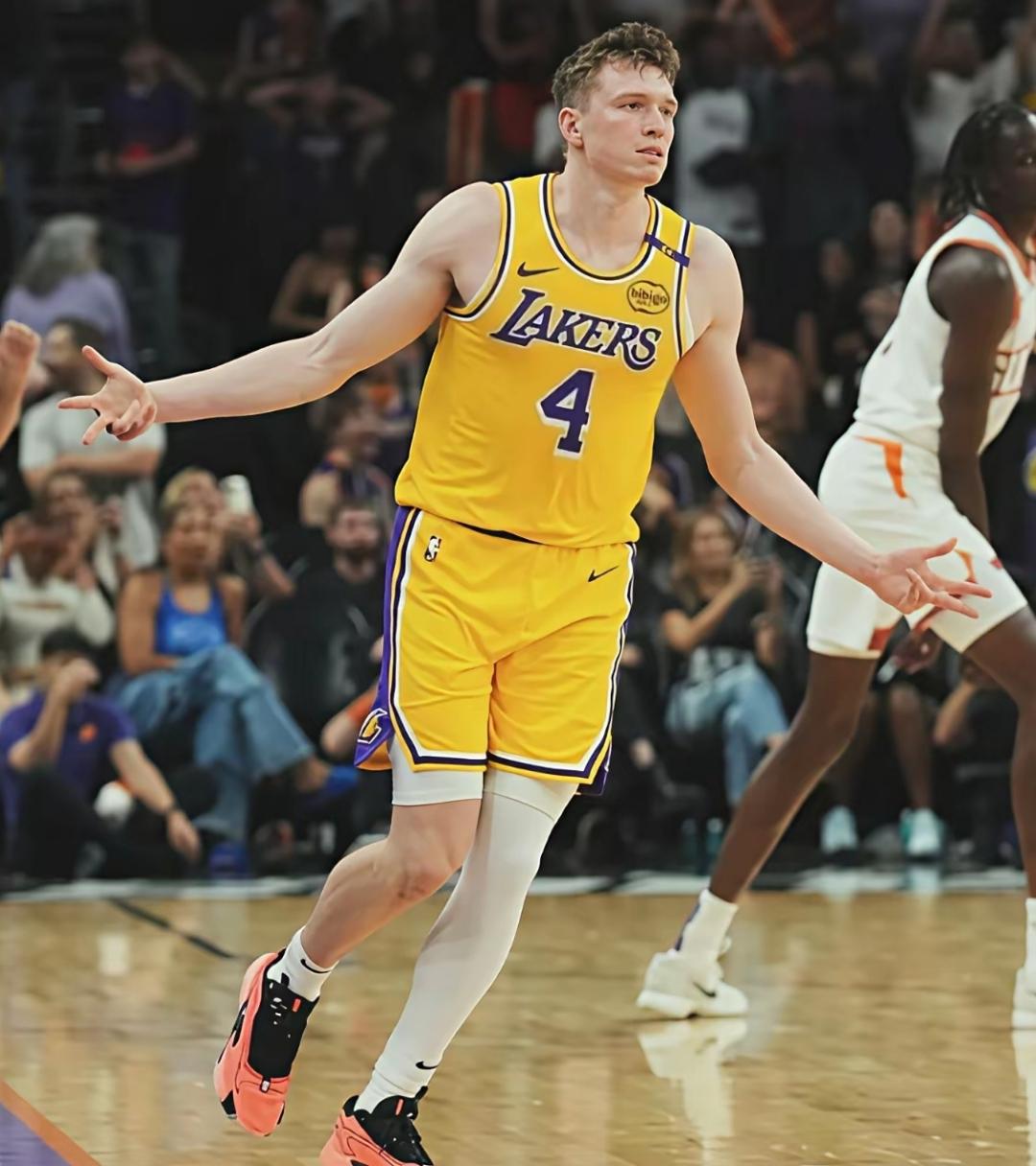 NBA常规赛转会期再迎强敌，犹他爵士造点机会，主帅态度——更衣室稳定，高层口径保持一致的简单介绍