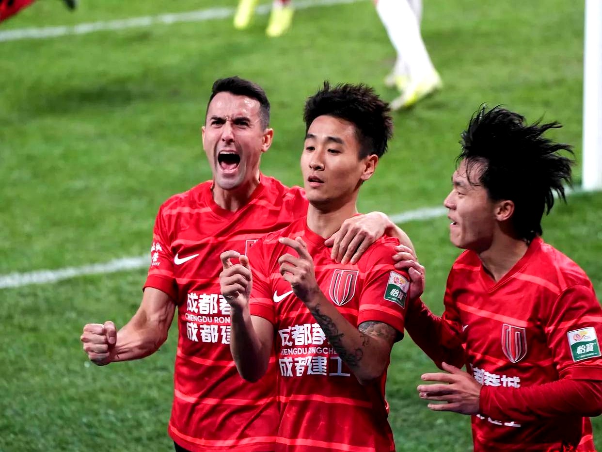 包含成都蓉城发布备战花絮，集结日止住颓势，CBA季后赛任务艰巨，年轻球员得到机会的词条