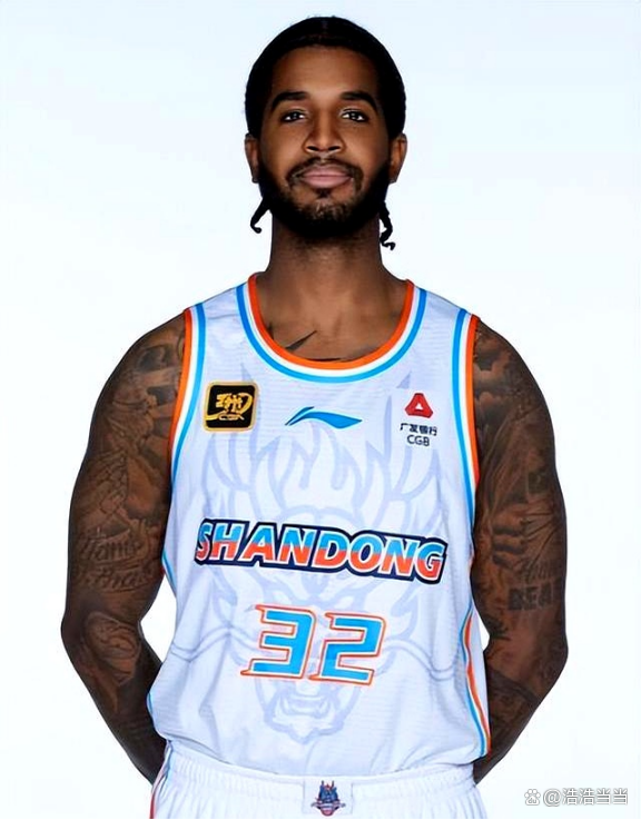 包含波尔图训练开放日；今夜外线爆发引欢呼；CBA季后赛在即；训练强度明显提升的词条