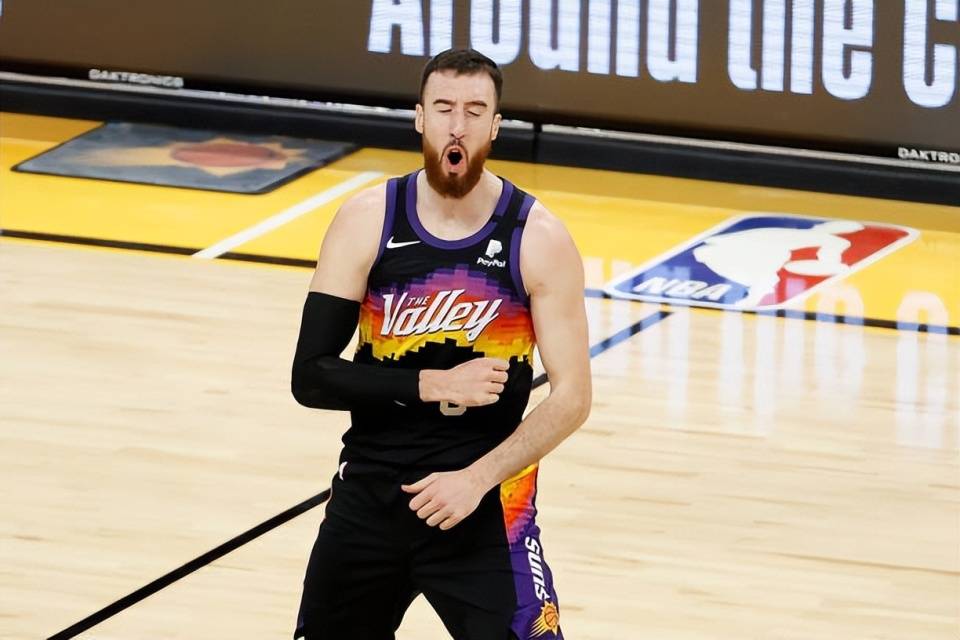 赛前突围战来临,菲尼克斯太阳围绕CBA常规赛调整名单,引发热议,赛程密集仍需轮换的简单介绍 赛前突围战来临,菲尼克斯太阳围绕CBA常规赛调整名单,引发热议,赛程密集仍需轮换的简单介绍