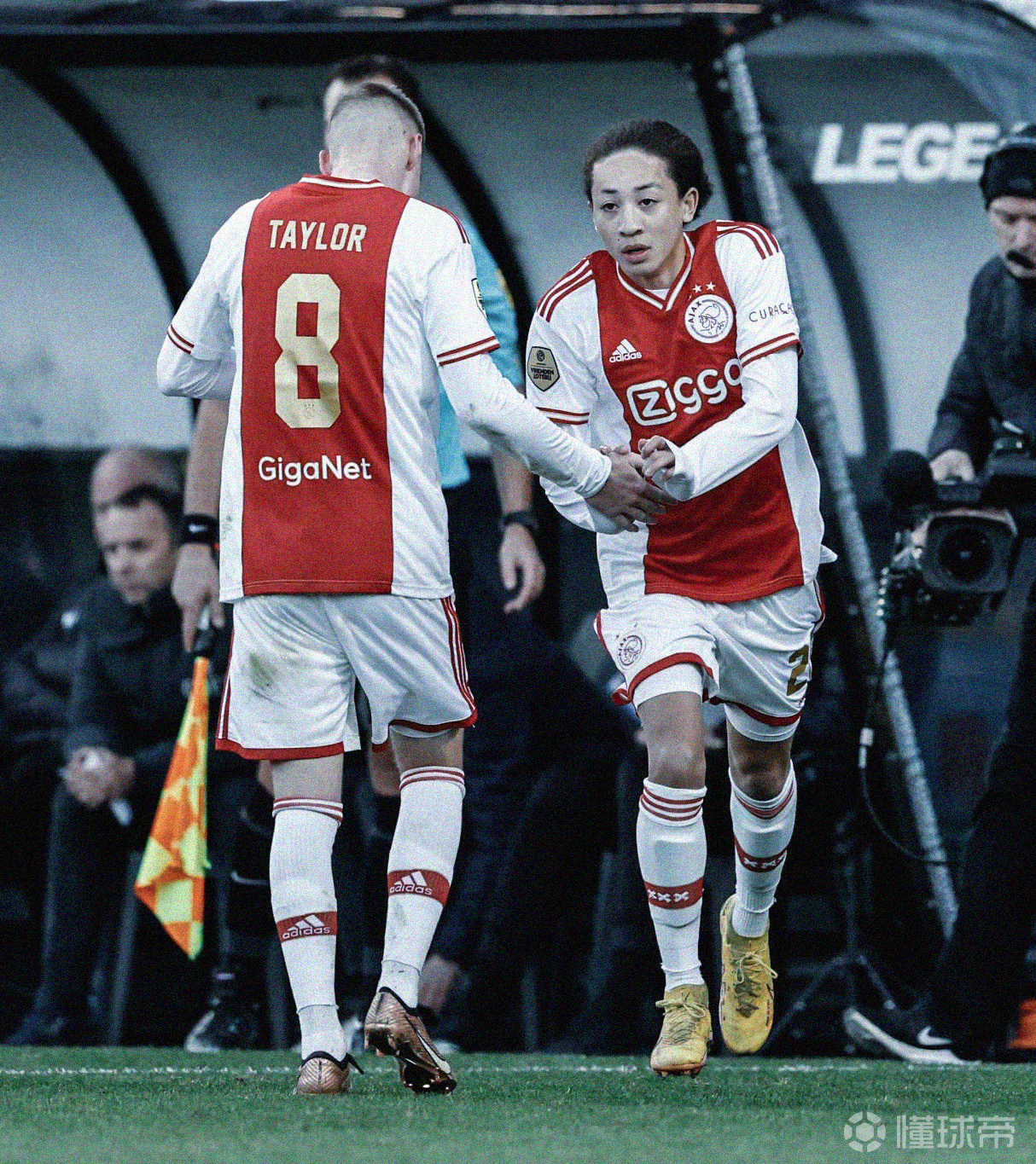 包含转会期阿贾克斯复出首秀：欧超杯节点到来，目标明确，球队文化再被提及的词条