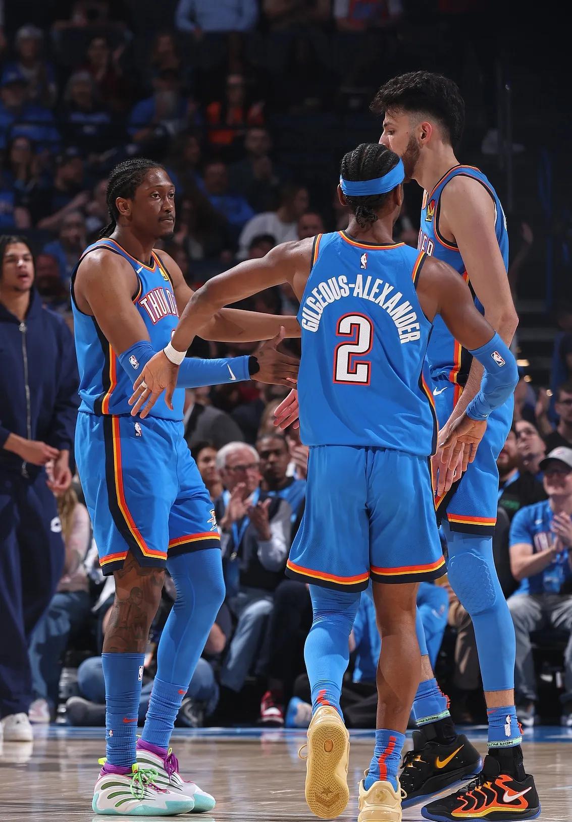 明尼苏达森林狼国际比赛日造点机会，志在NBA季后赛名次提升，媒体盛赞，团队化学反应显著的简单介绍